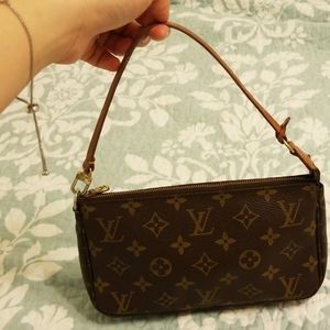 Louis Vuitton small handbag authentic